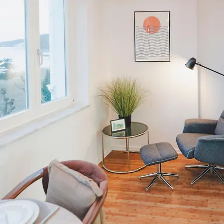 Apartman Sirene 13 *